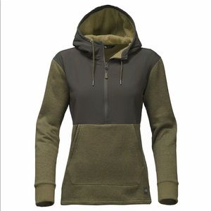 The North Face Tech Sherpa Hood 1/2 Zip Pullover Green